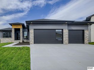 11127 N 161st Ave, Bennington, NE 68007