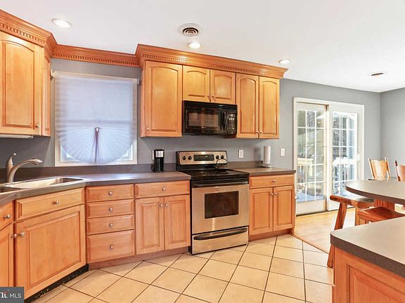 2nd image of 1174 Ramblewood Dr