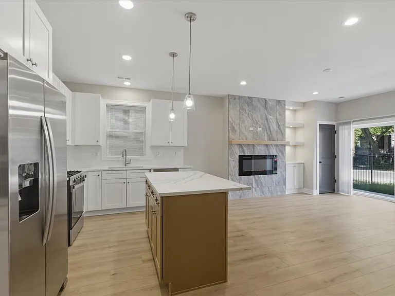4932 S Champlain Ave #1 — Photo 7