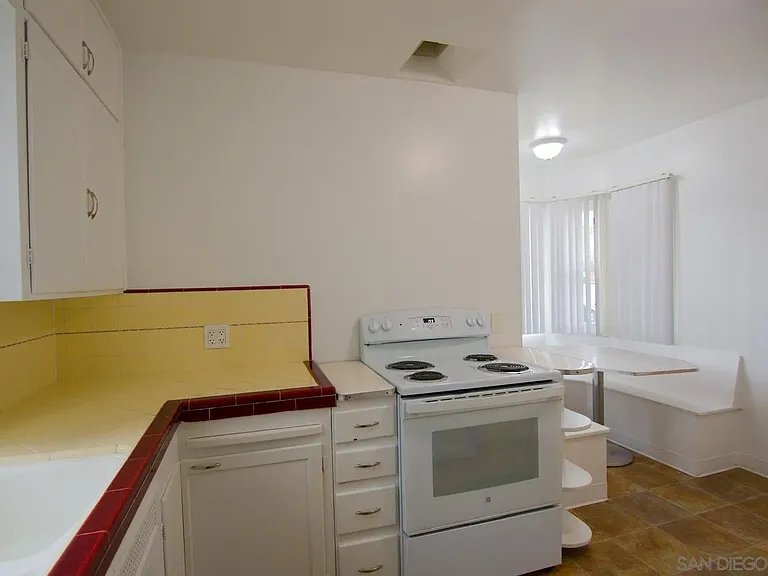 170 Garrett Ave — Photo 11