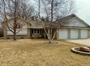 1007 Maple St, Alexandria, MN 56308