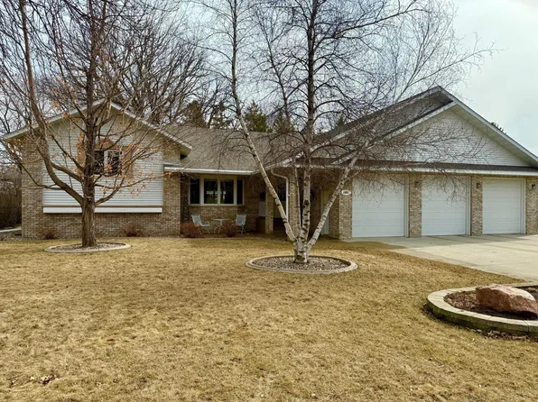 1007 Maple St, Alexandria, MN 56308