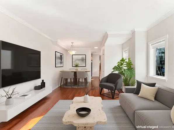 4288 Sardis St #13, Burnaby, BC V5H 1K4