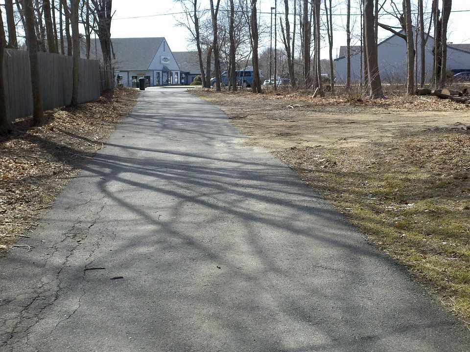 2nd image of E. Falmouth Hwy