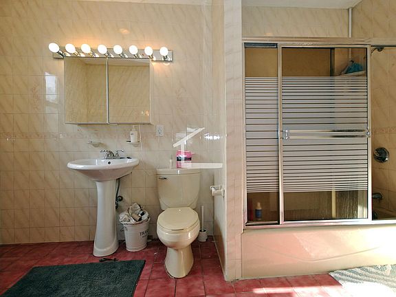 5th image of 213 Saint Paul St #1F
