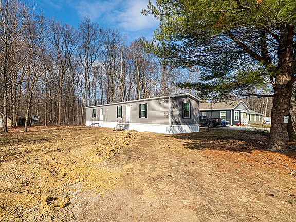 4th image of 217 Lazy River Rd