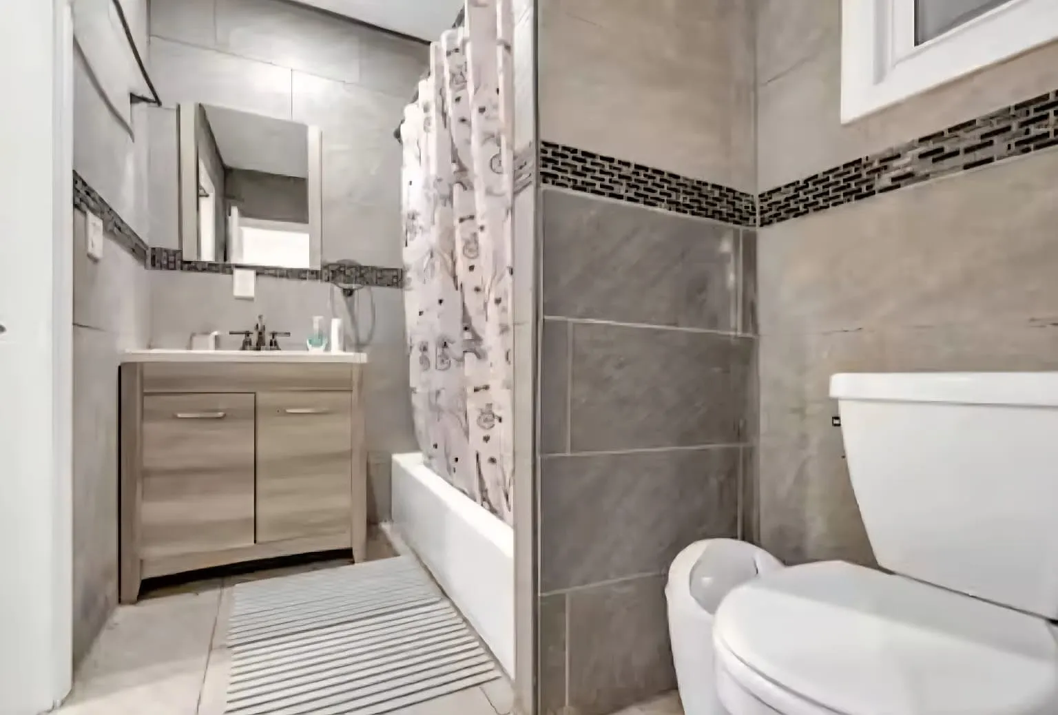 2 bed, $2,600 — Photo 3