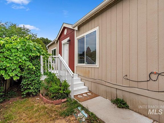5th image of 517 N Meadowland Dr