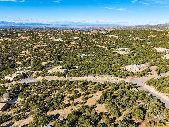 4th image of 1031 Sierra Del Norte