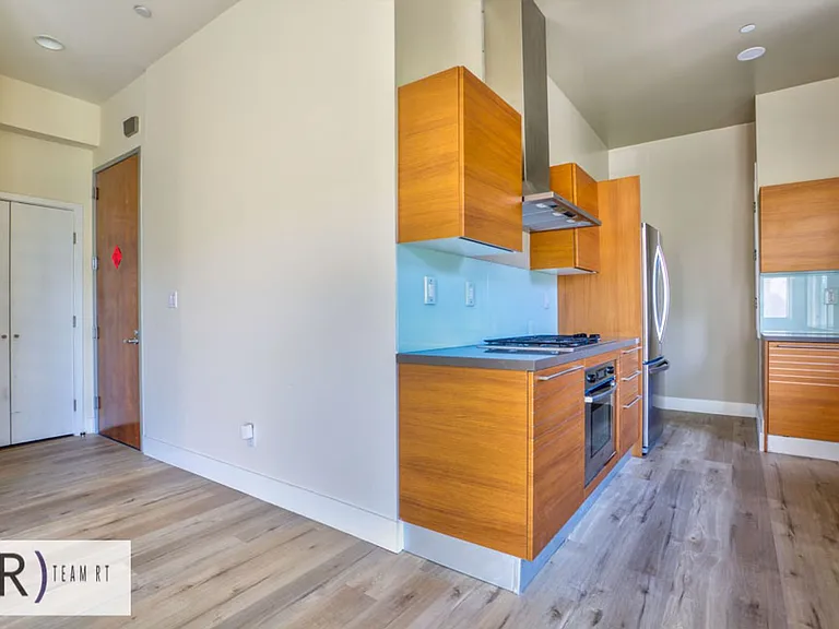 1737 Colby Ave #201 — Photo 18