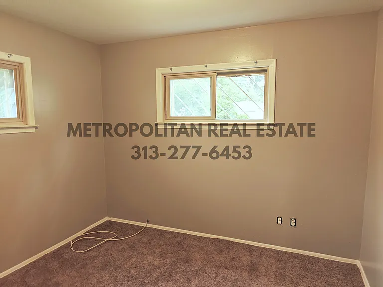 26680 Penn St — Photo 13