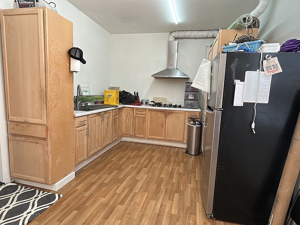 1st image of 415 Fisher Ct #2