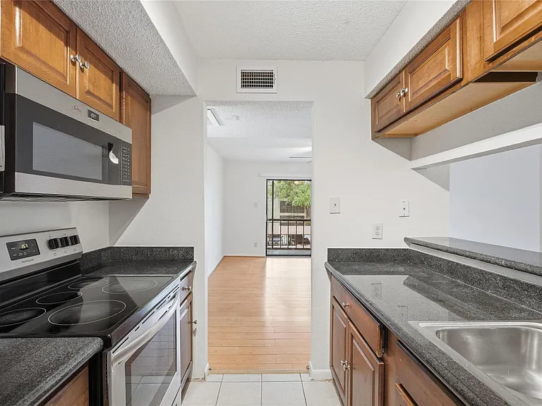 10110 Forum West Dr #321 — Photo 9