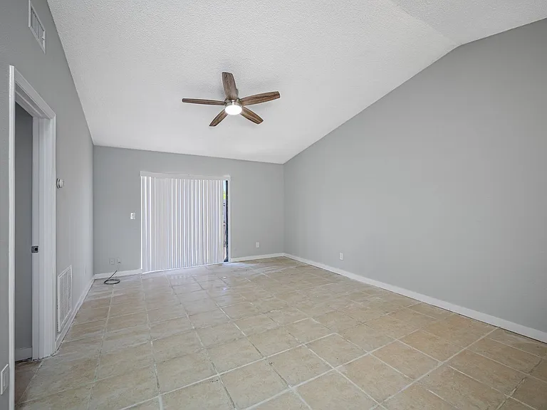 The Flats at Tarpon Springs — Photo 7