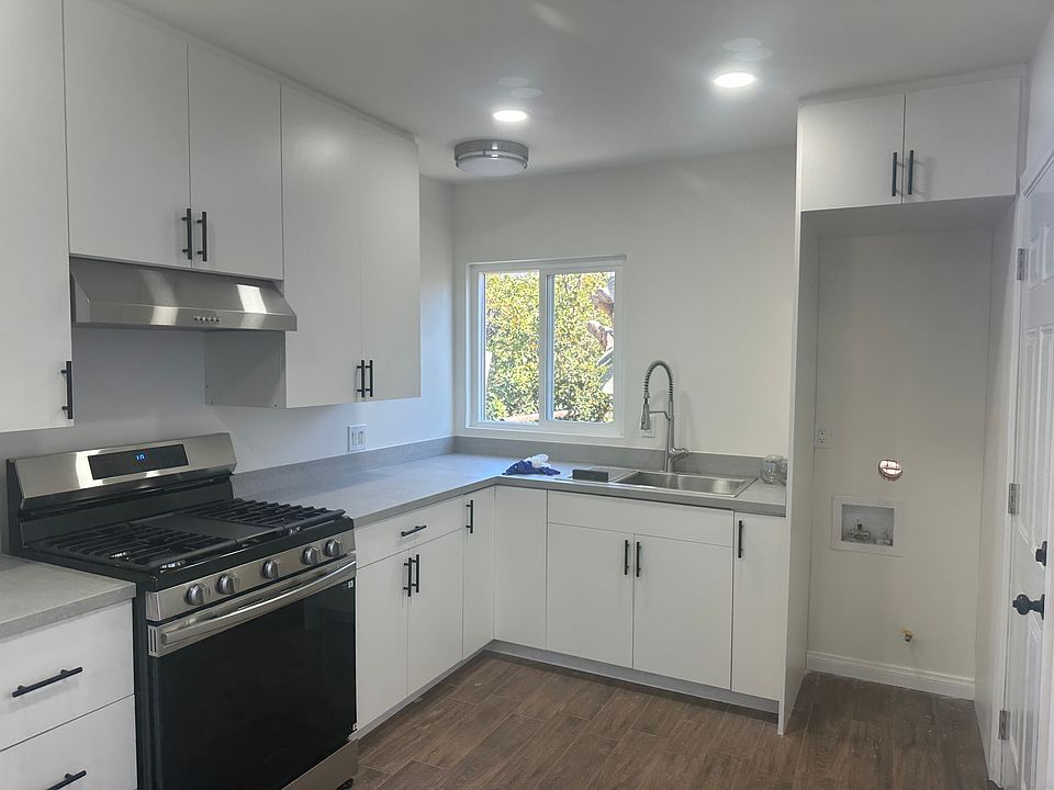 Brand new kitchen with washer/dryer hook-ups!