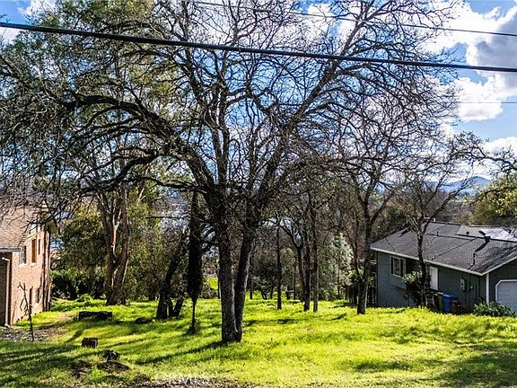 4th image of 17682 Greenridge Rd #32