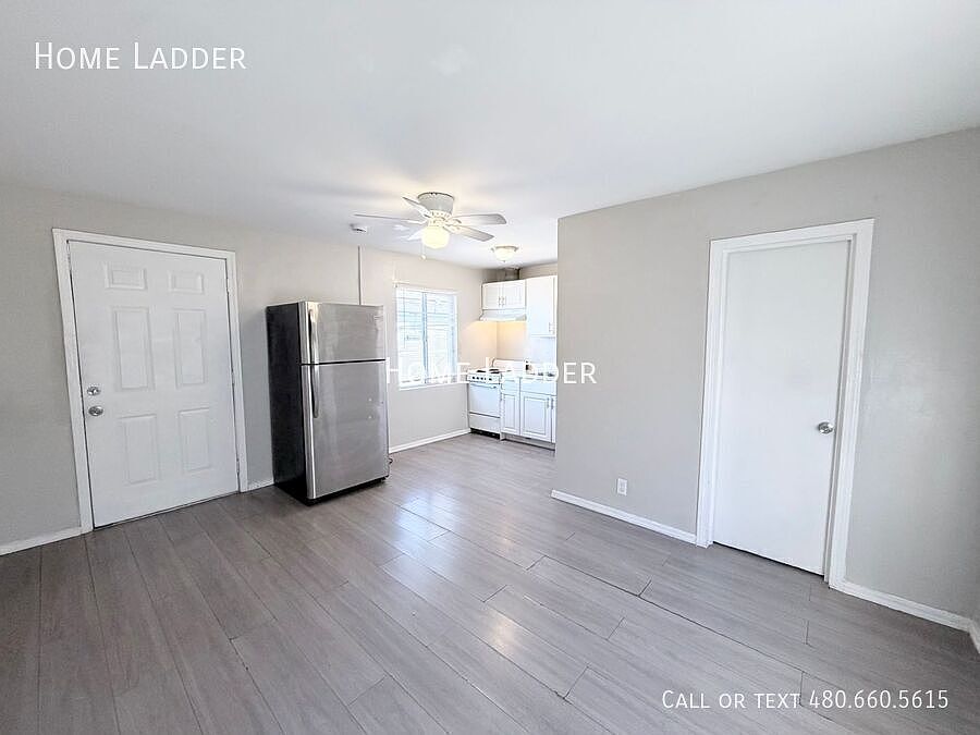 1st image of 927 S 35th Ave #3