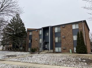 264 Canterbury Ln APT 4, Bolingbrook, IL 60440