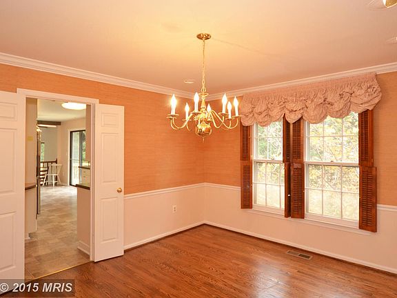 5th image of 20 Lily Pond Ct