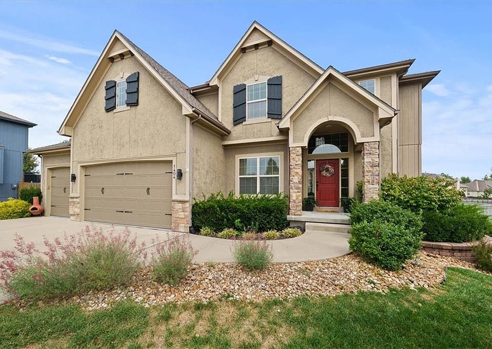 1st image of 1404 SW 41st Cir