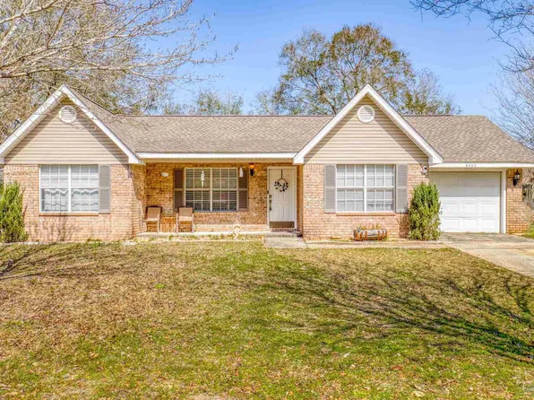 6586 Starboard Dr, Milton, FL 32570