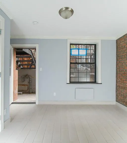 221 E 11th St #GA — Photo 5