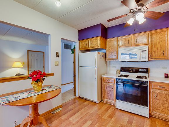 4th image of 13434 E Circle Dr APT 402