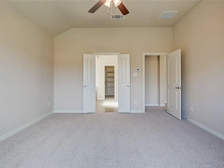 2100 McCallister Dr — Photo 31
