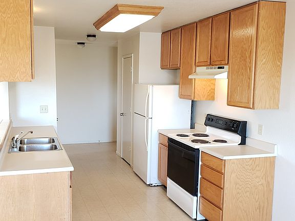 3rd image of 5130 Sacramento Ave APT B