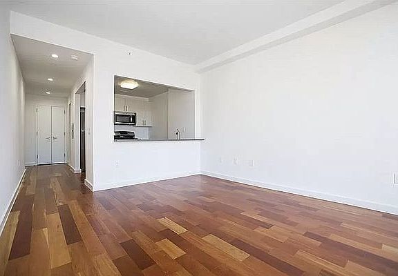 5th image of 321 E 3rd St APT 4E