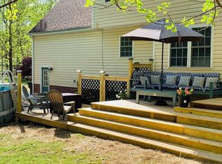 243 Parkwood Dr, Aylett, VA 23009