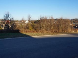210 Hill Top Dr, Lenoir City, TN 37772