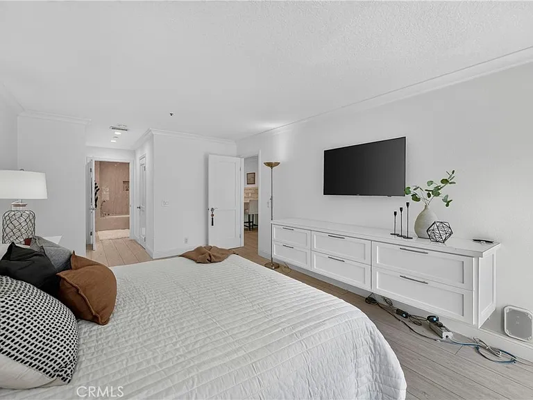 950 Cagney Ln #207 — Photo 11