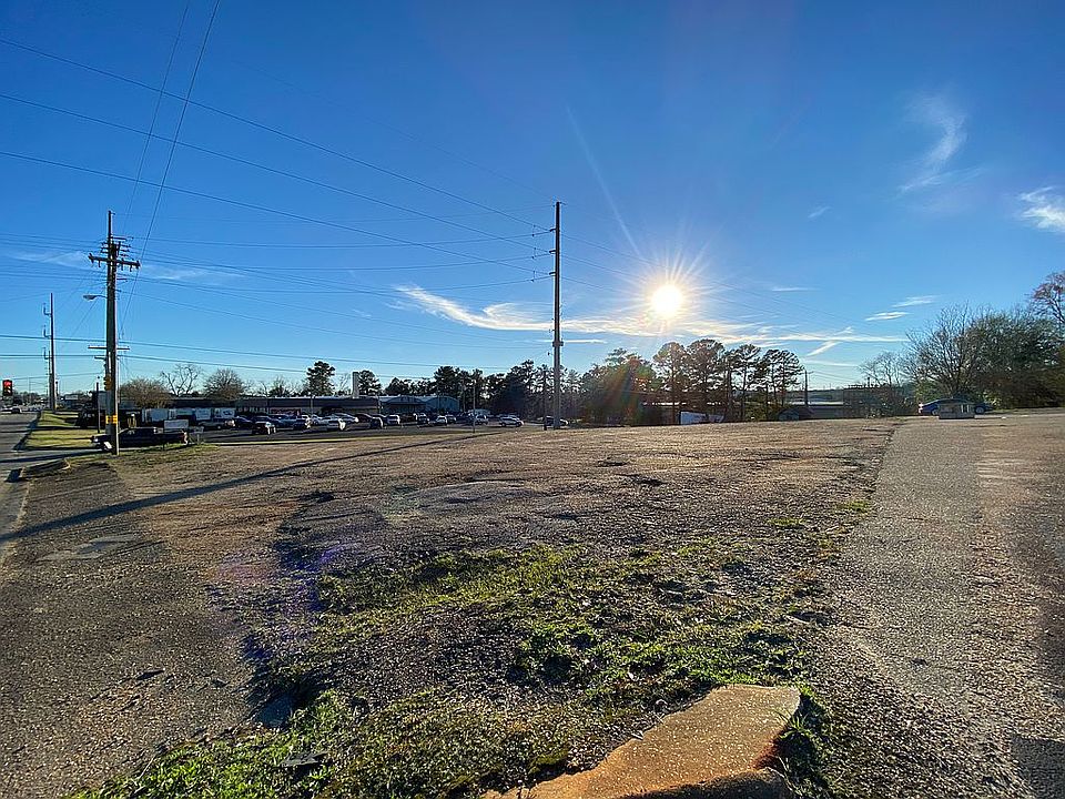 1st image of 1025 S Brundidge Blvd
