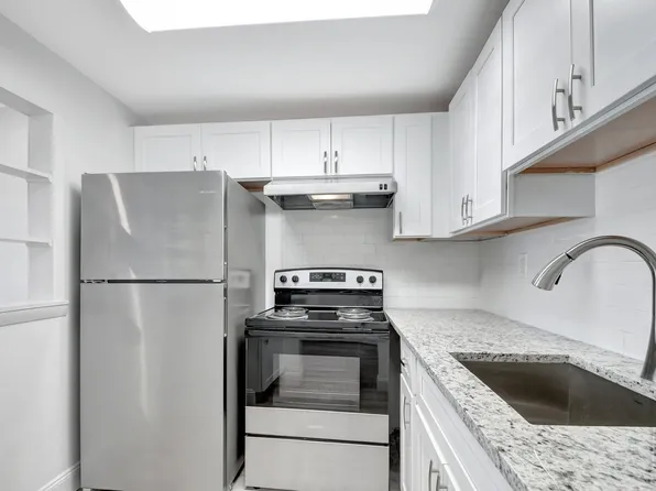 2204 Lake Osborne Drive #18, Lake Worth Beach, FL 33461
