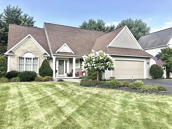 2nd image of 18 Anglewood Ct