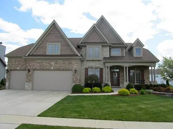360 Andover Dr photo 1