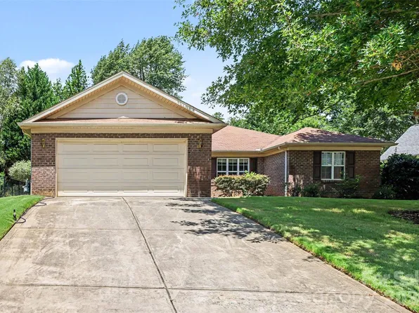 207 Edenshire Ct, Indian Trail, NC 28079