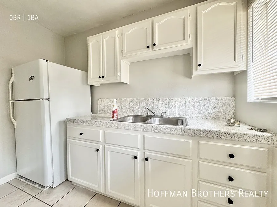 Building Photo - 323 Hermosa Ave #B