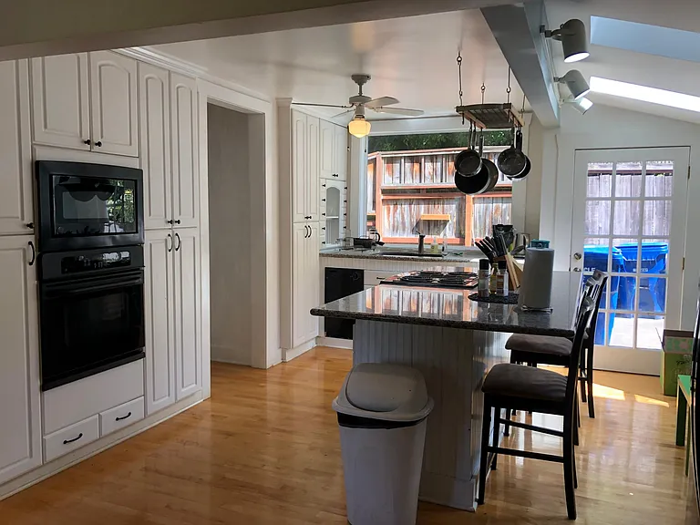 209 NW 47th St #2 — Photo 7