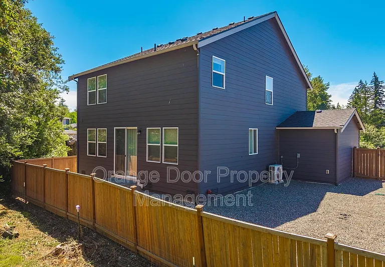 5611 151st Street Ct E — Photo 37