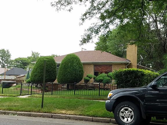 3rd image of 2590 N Gaylord St