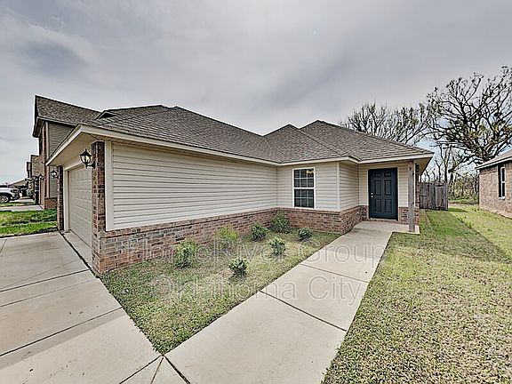3rd image of 9304 NW 70th St