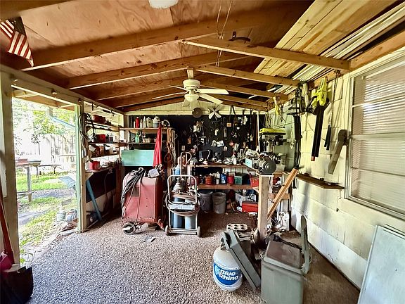 23rd image of 409 Oak Dr