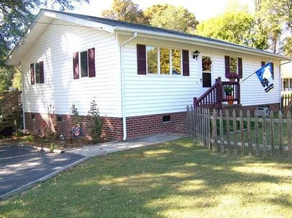 6033 Godwin Blvd, Suffolk, VA 23432