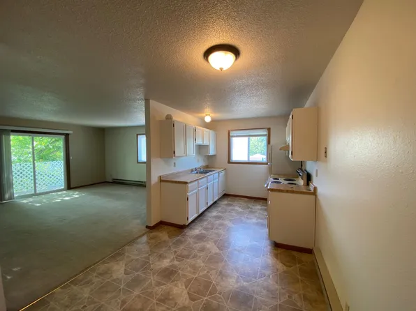 2505, 2505 Country Club Pkwy #10, Moorhead, MN 56560