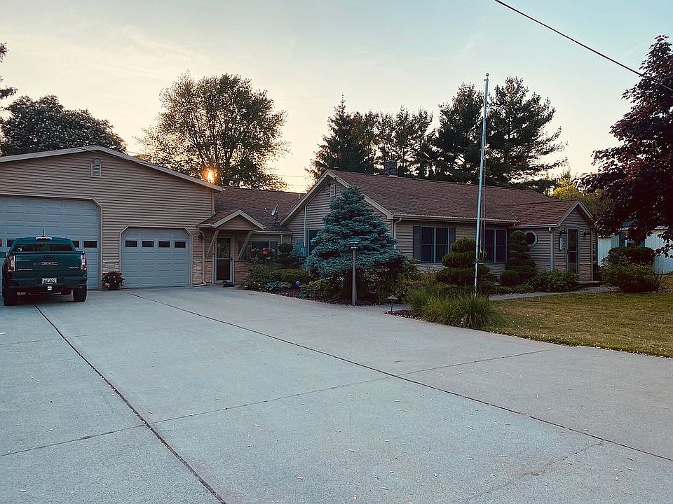 1st image of 415 State Park Dr