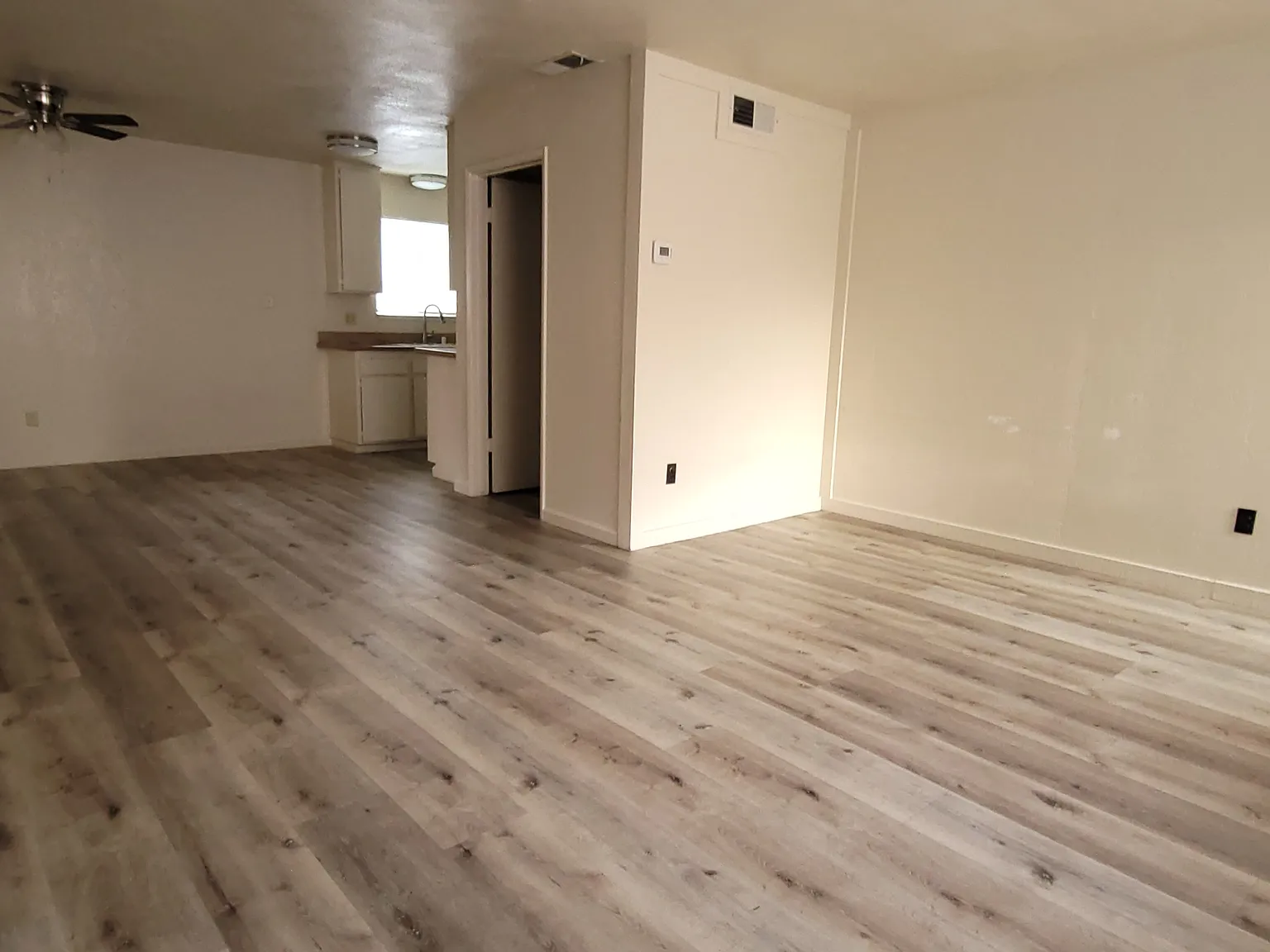 2 bed, 1.5 bath, 1100 sqft, $2,550 — Photo 3