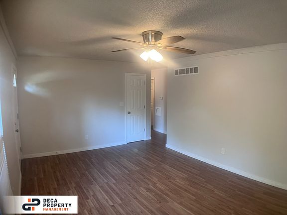 3rd image of 2465 Jenkee Dr