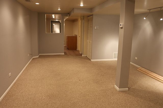 1st image of 4813 S Prairie Ave #0